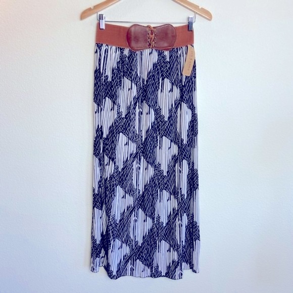 Jon & Anna Boho-Geo Black White Crinkle Cinch Belt Small Anywear Maxi Skirt - Picture 1 of 4